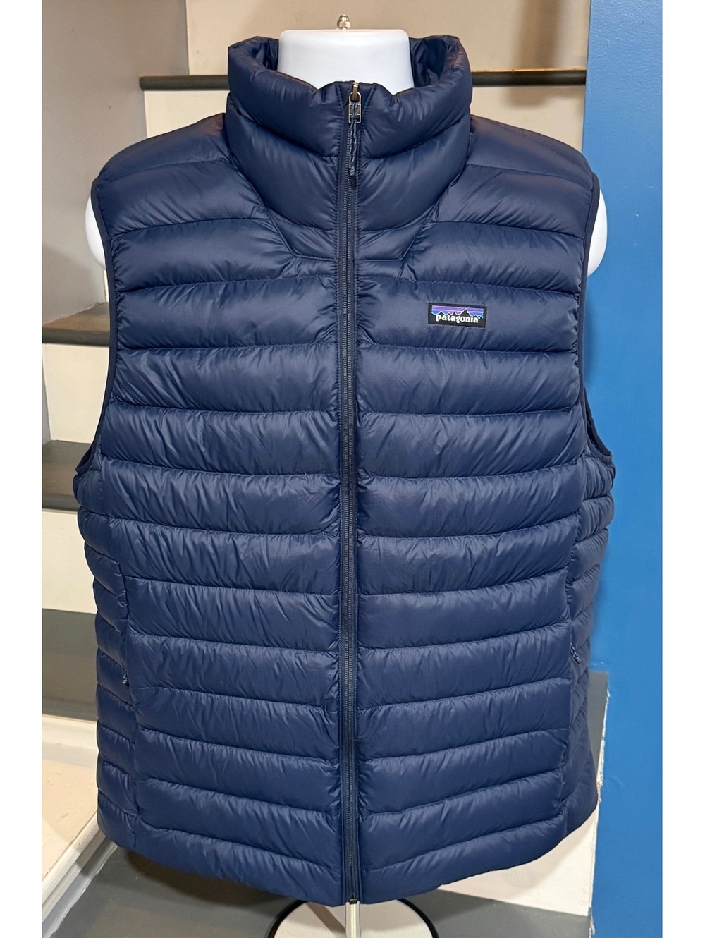 NWT! Patagonia Men’s XL SHELLS Full Zip Goose Down Sweater Vest Navy Blue Jacket